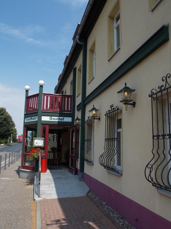 Gasthof Und Landhotel Zur Ausspanne Klipphausen Exterior photo