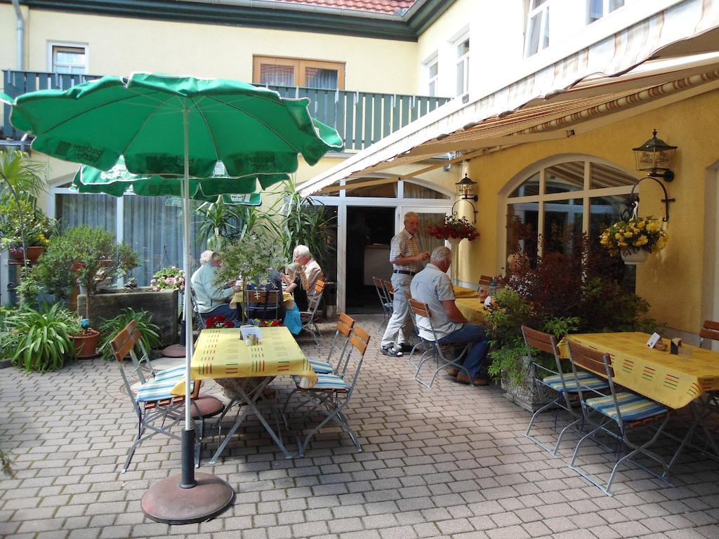 Gasthof Und Landhotel Zur Ausspanne Klipphausen Exterior photo